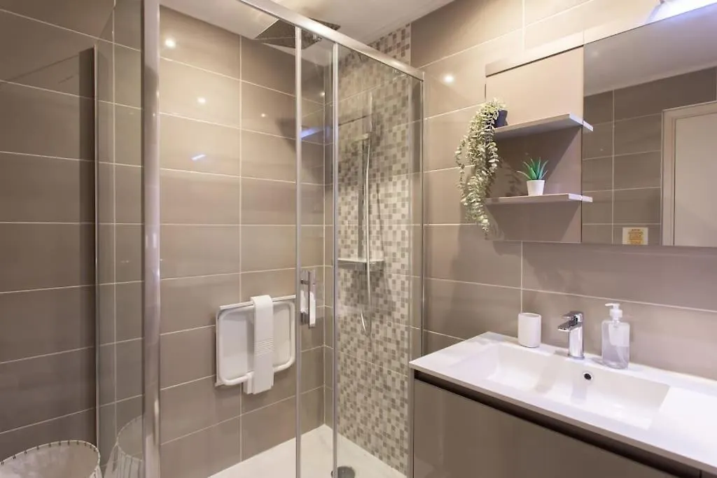 Apartament L11 Claire Fontaine Sea View 2 Bdr Ac Parking Swiming Pool Nicea Francja